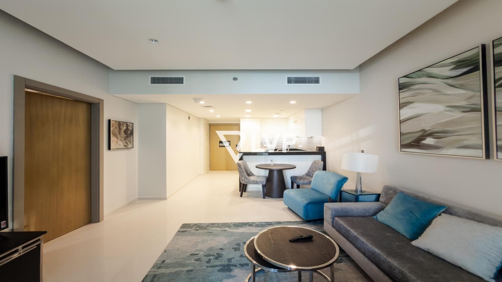 High Floor | Fully Furnished | Hotel Amenities — photo 3