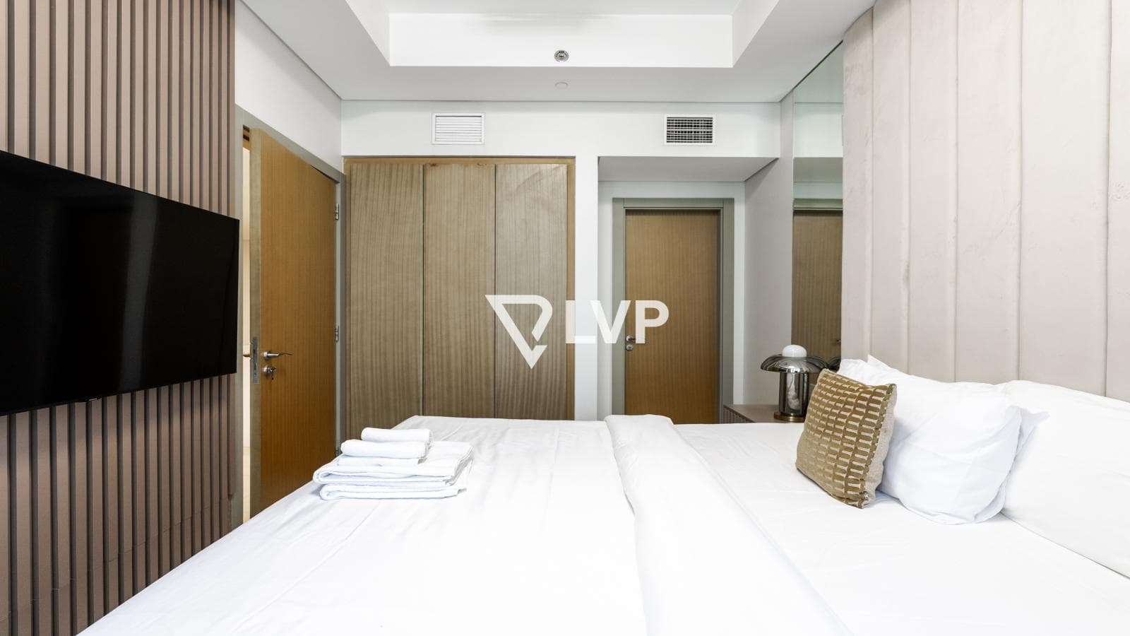 Canal + Community View | High Floor | Furnished — photo 6