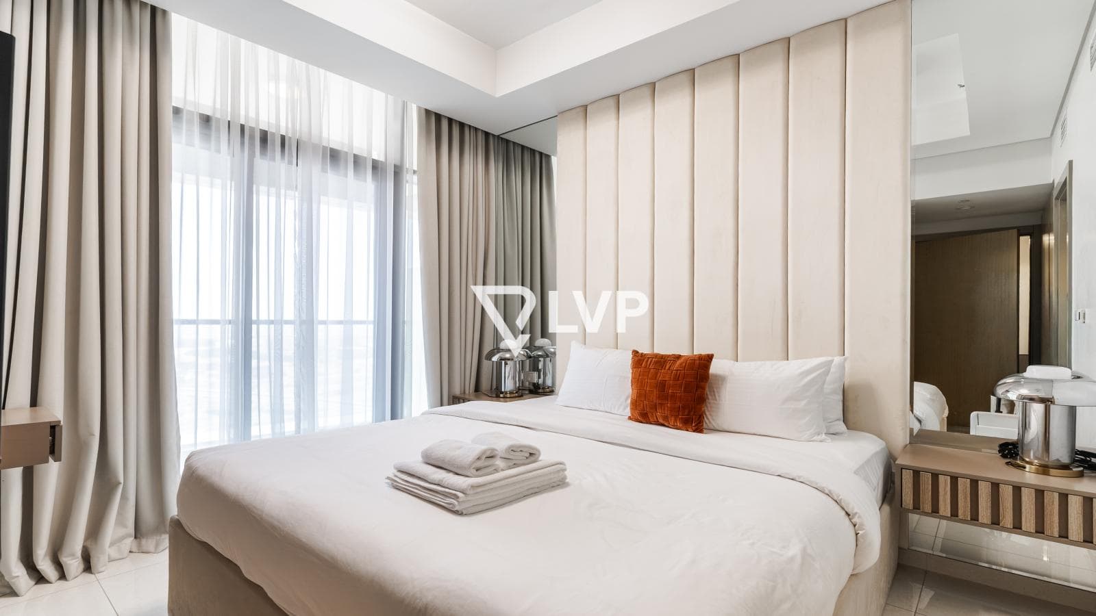 Fully Furnished |High Floor |Pool & Amenities View — photo 6