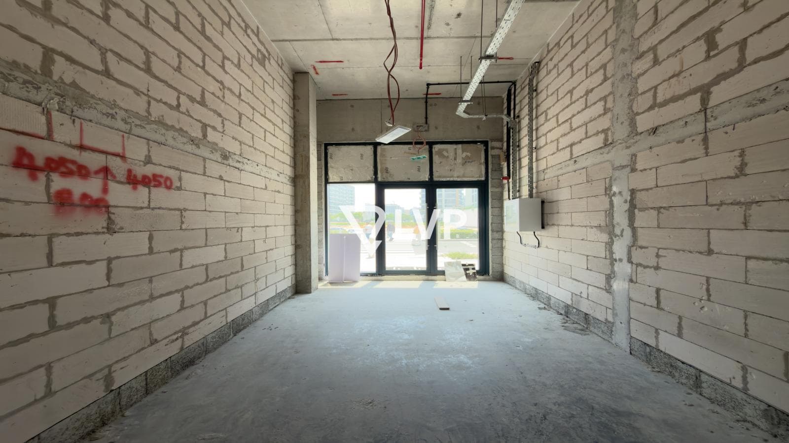 High ROI | Beachfront | Visible & Vibrant Space — photo 5