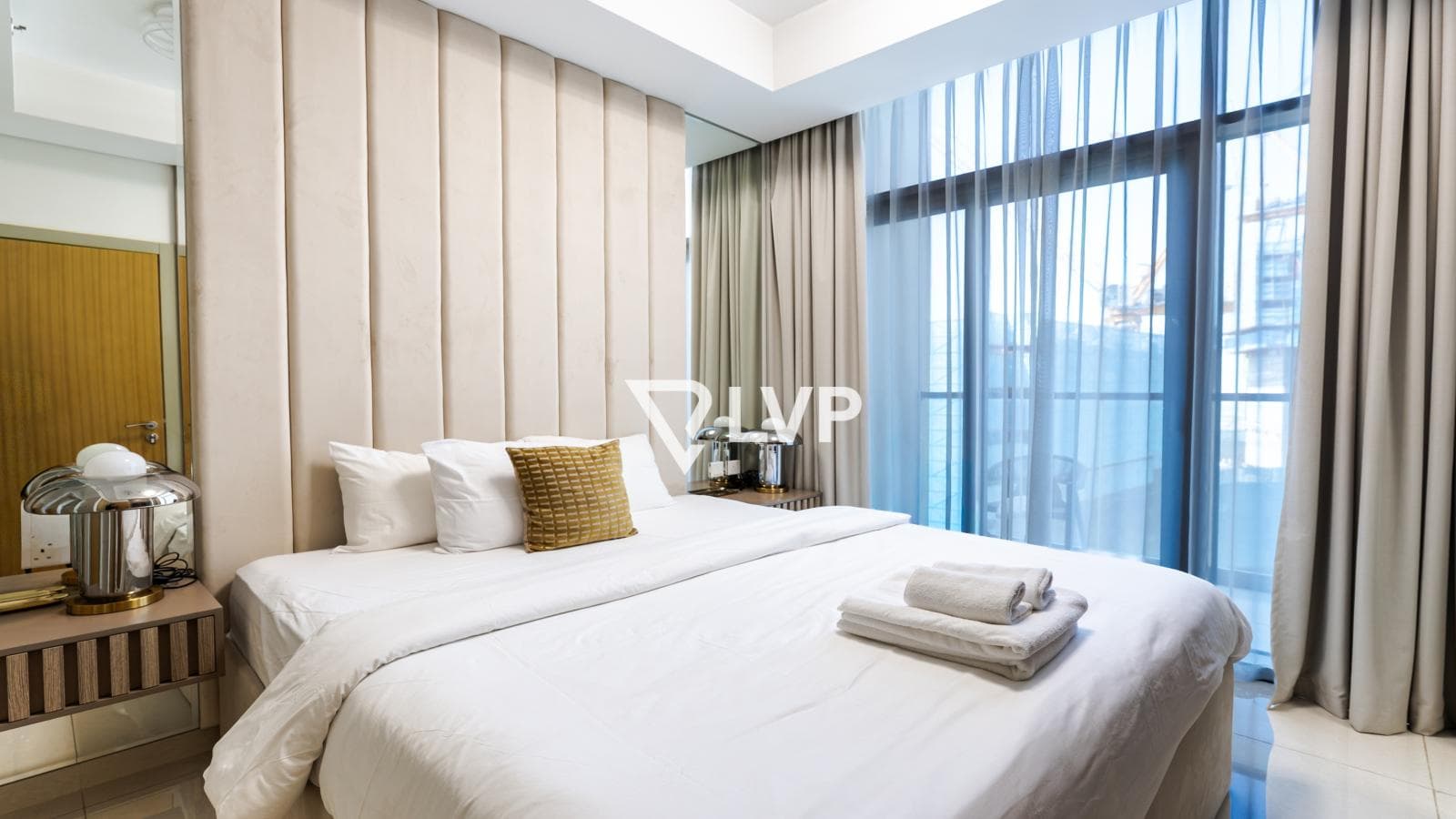 Canal + Community View | High Floor | Furnished — photo 3