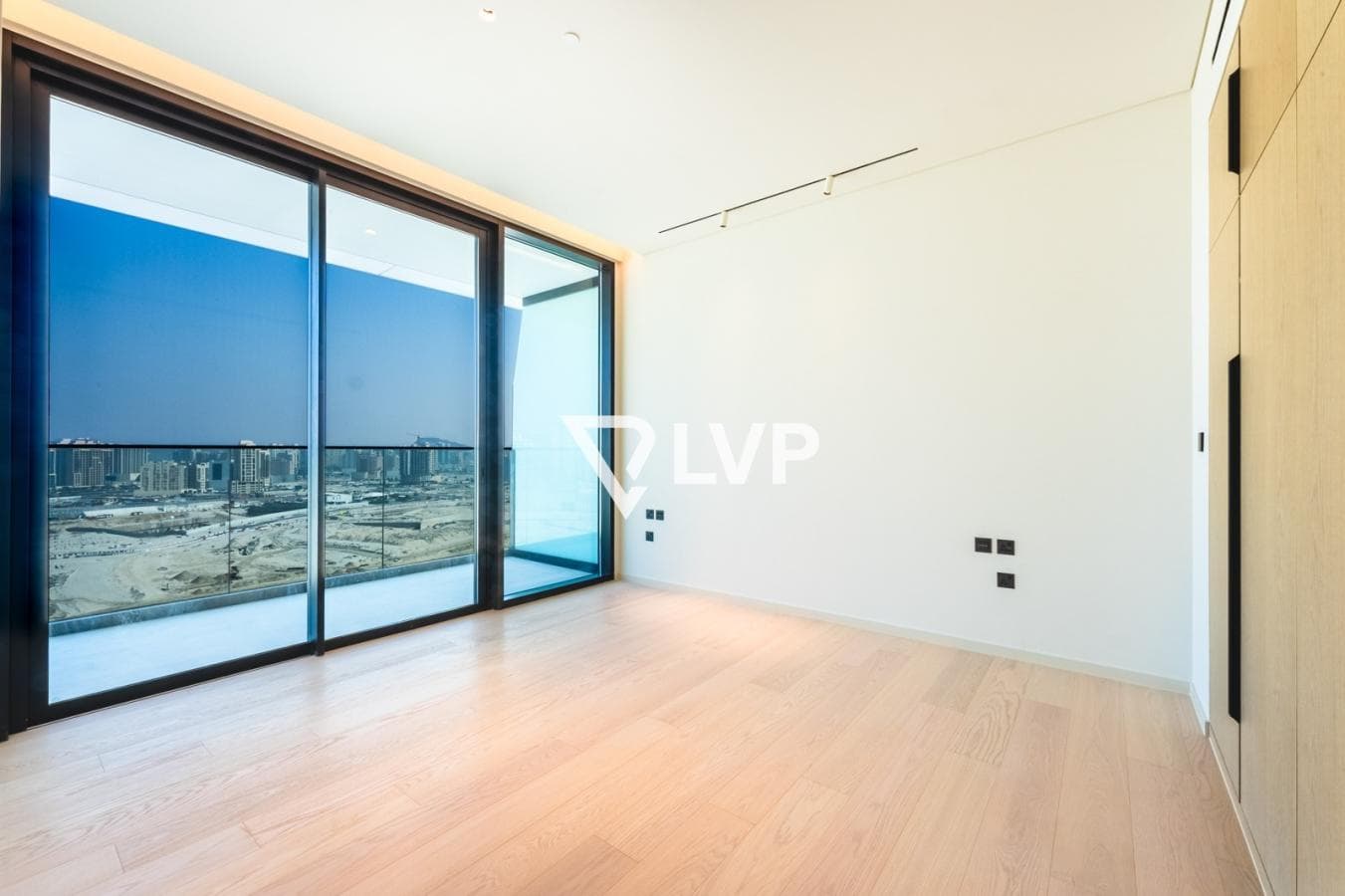 Exclusive High-Floor |Fully Furnished |Park View