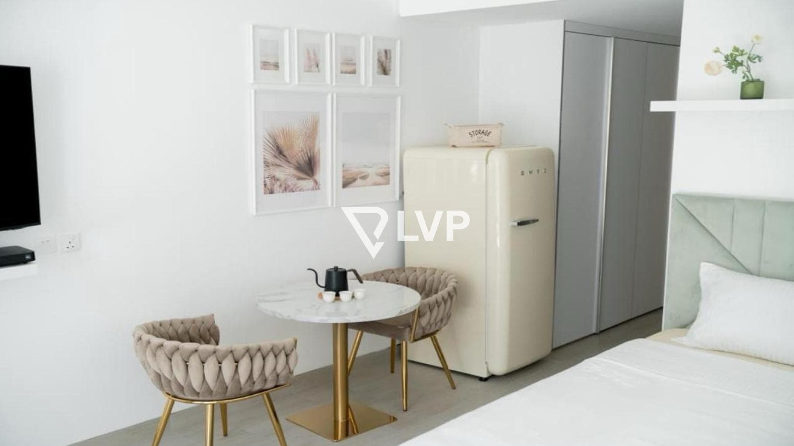 Fully Furnished | Modern Living | Bright Layout — photo 4