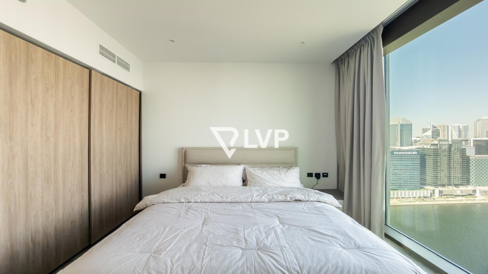 Fully Furnished | Canal View | Mid Floor | 1BR — photo 5