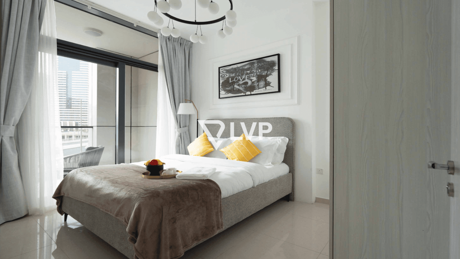 Fully Furnished | Canal View | Stylish 1BHK — photo 4