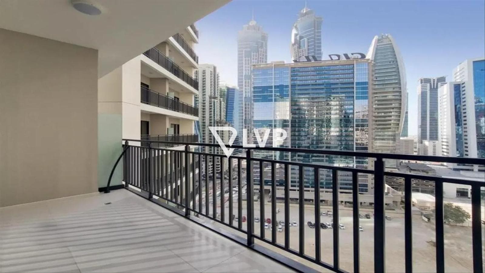 High Floor 1BR | Pool View | Prime Location — photo 5