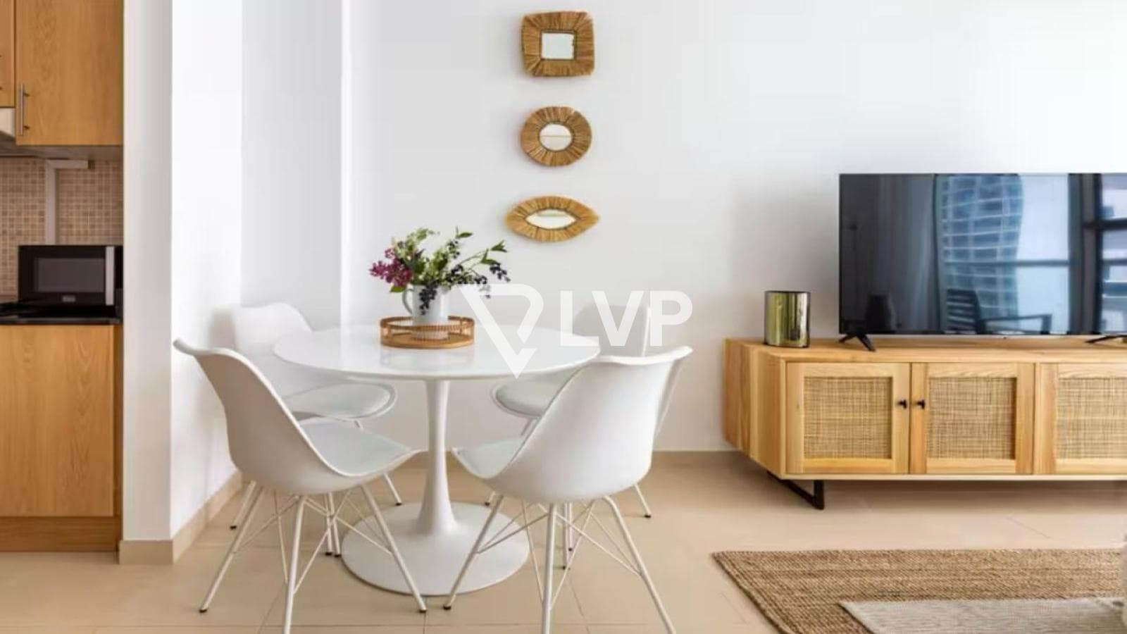 High Floor | Fully Furnished | Canal View — photo 3