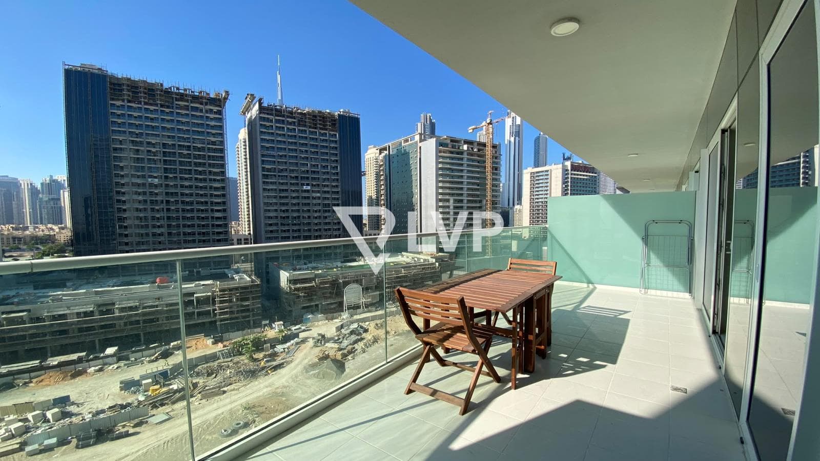 Mid Floor |Fully Furnished |Community & Pool View — photo 5