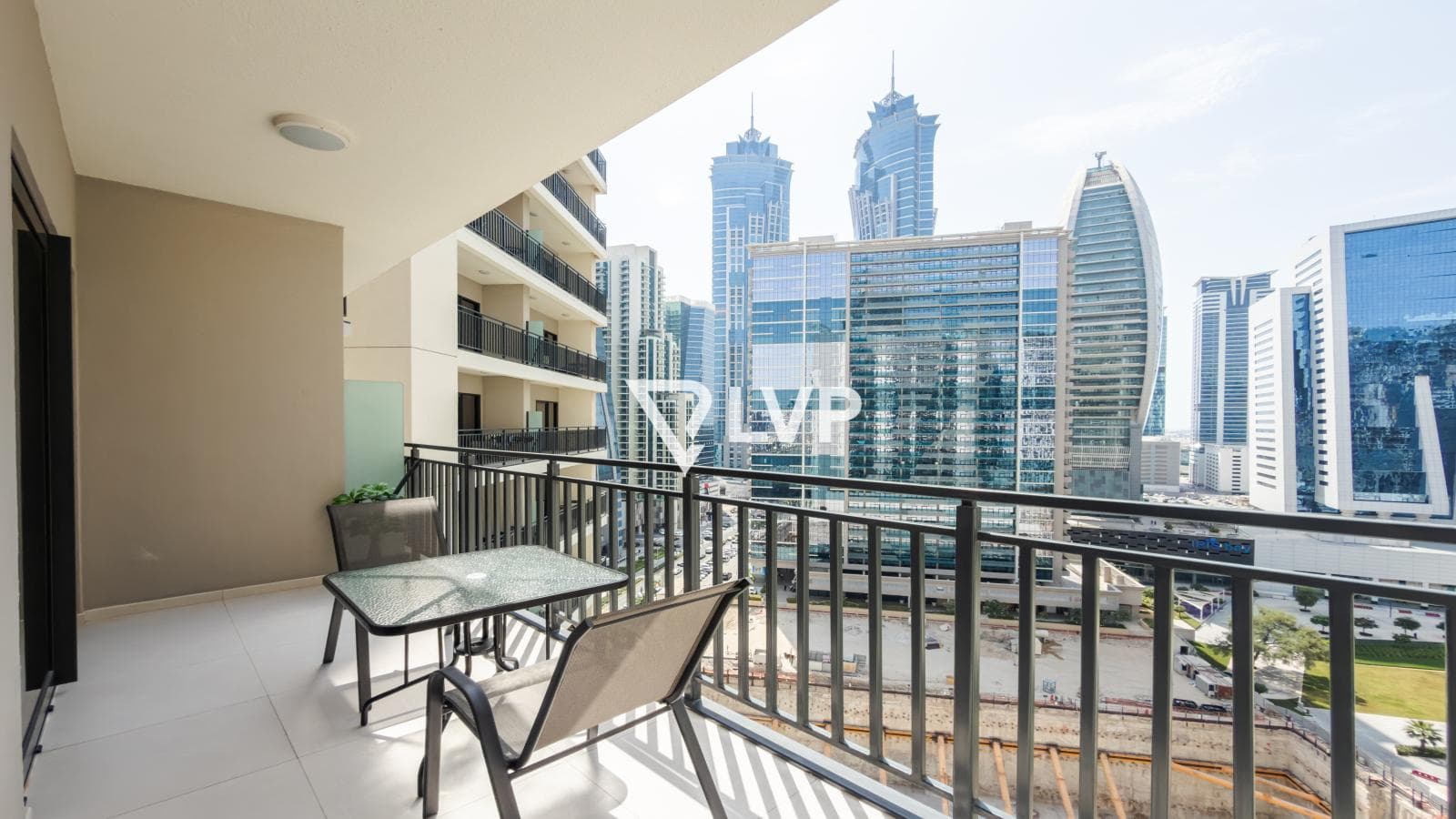 Fully Furnished | High Floor 1BR | Pool View — photo 5
