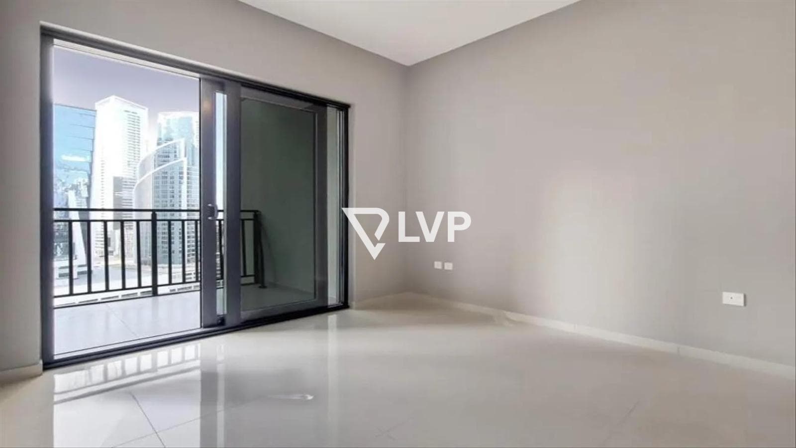 High Floor 1BR | Pool View | Prime Location — photo 6