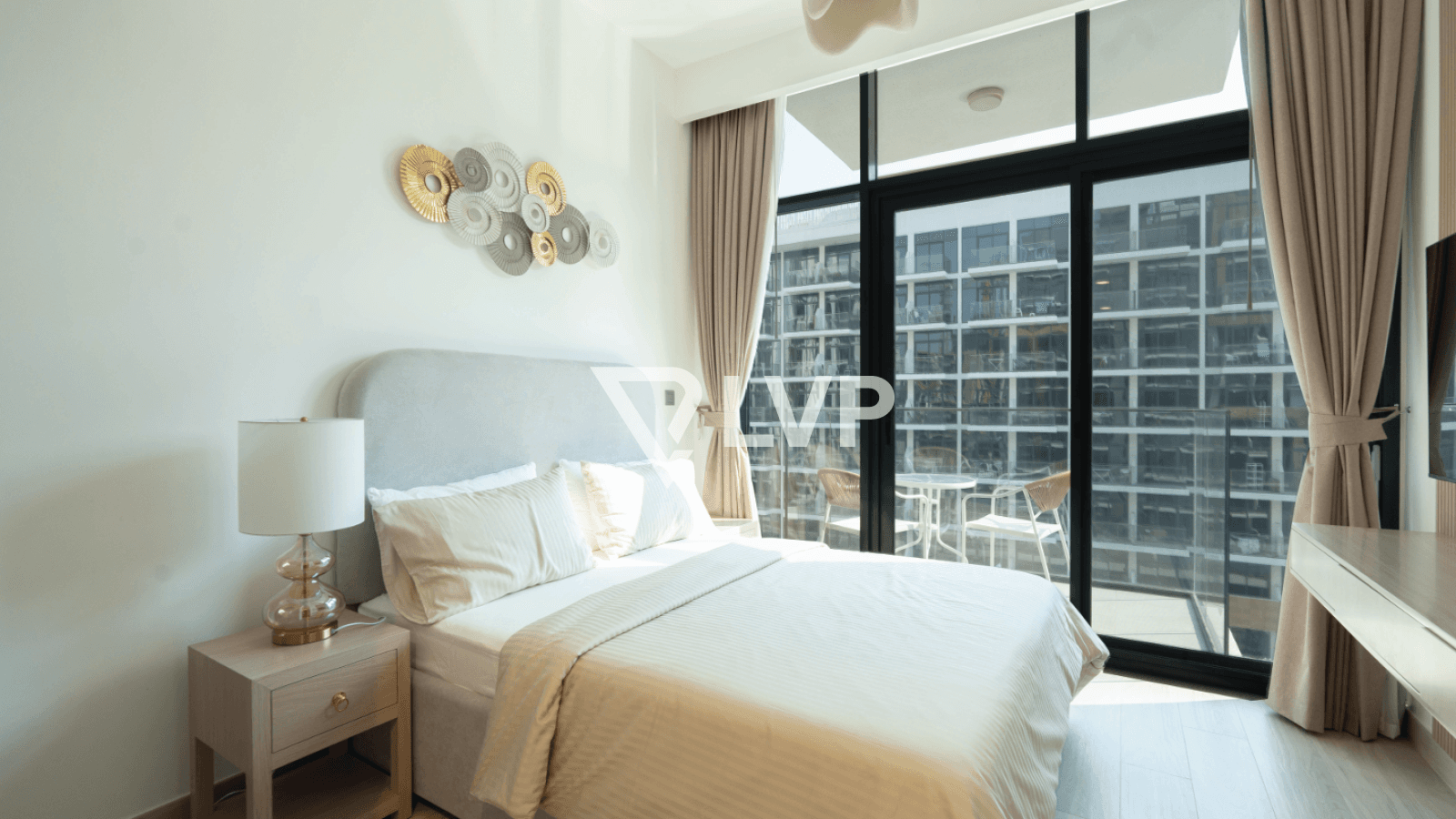 Mid Floor | Fully Furnished | Modern Living — photo 1