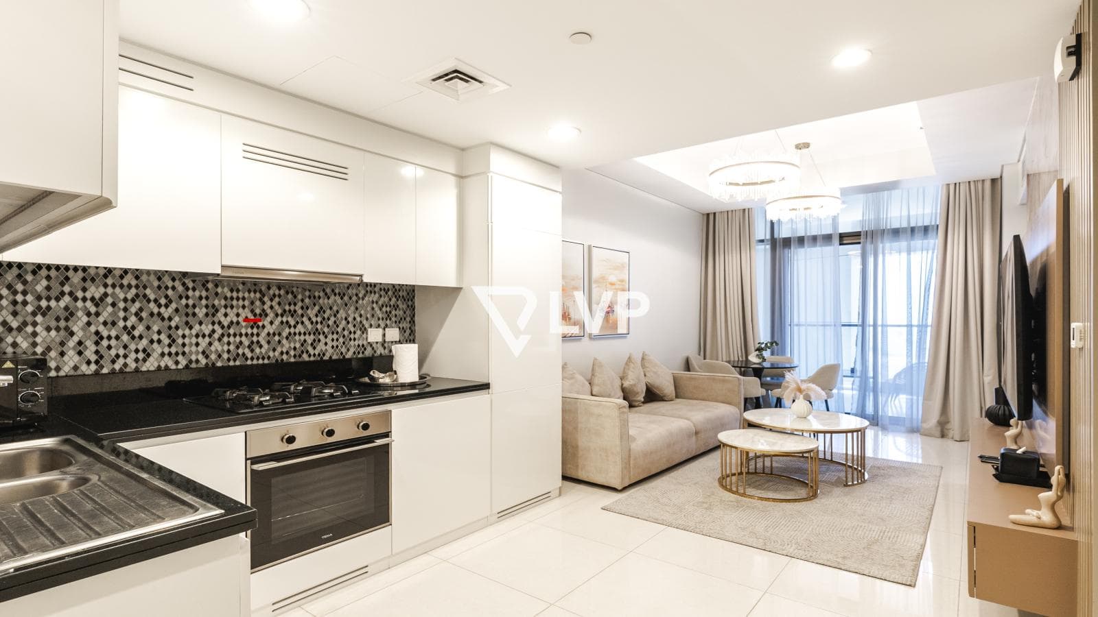 Fully Furnished |High Floor |Pool & Amenities View — photo 4