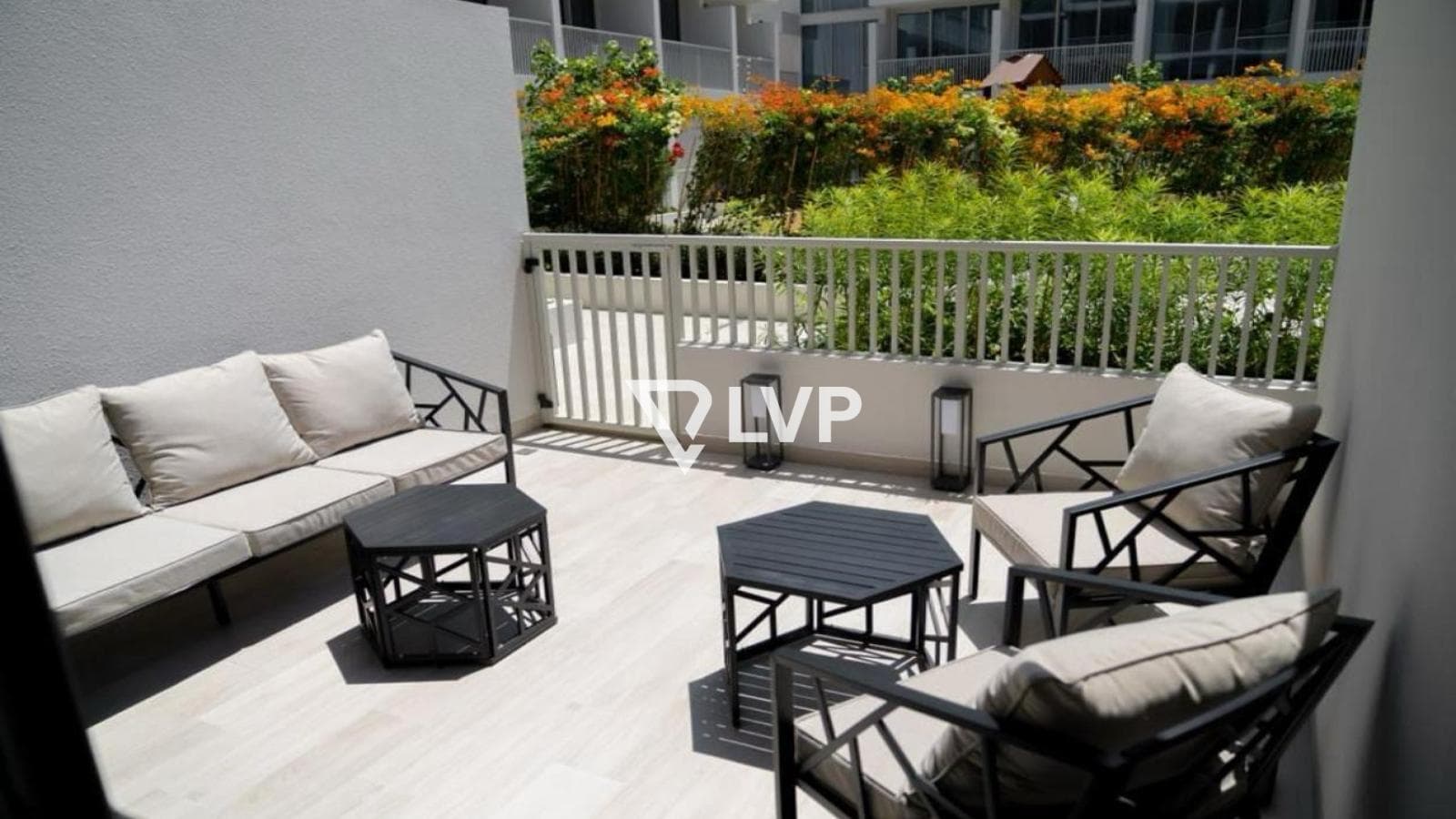 Fully Furnished | Modern Living | Bright Layout — photo 3