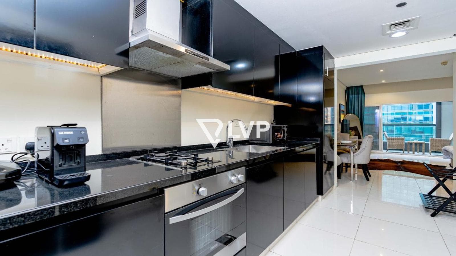 Prime Location | High Floor | Fully Furnished — photo 6