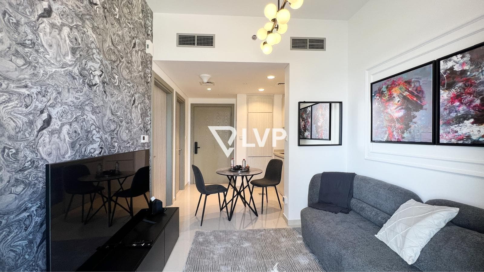 Fully Furnished | Canal View | Prime Location — photo 4