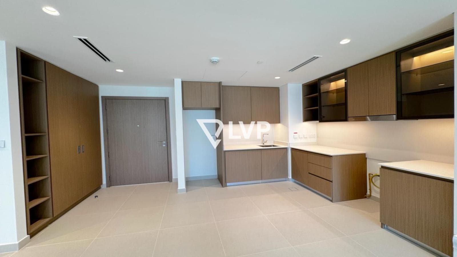 Beachside Community | Modern | Premium Finishing — photo 3