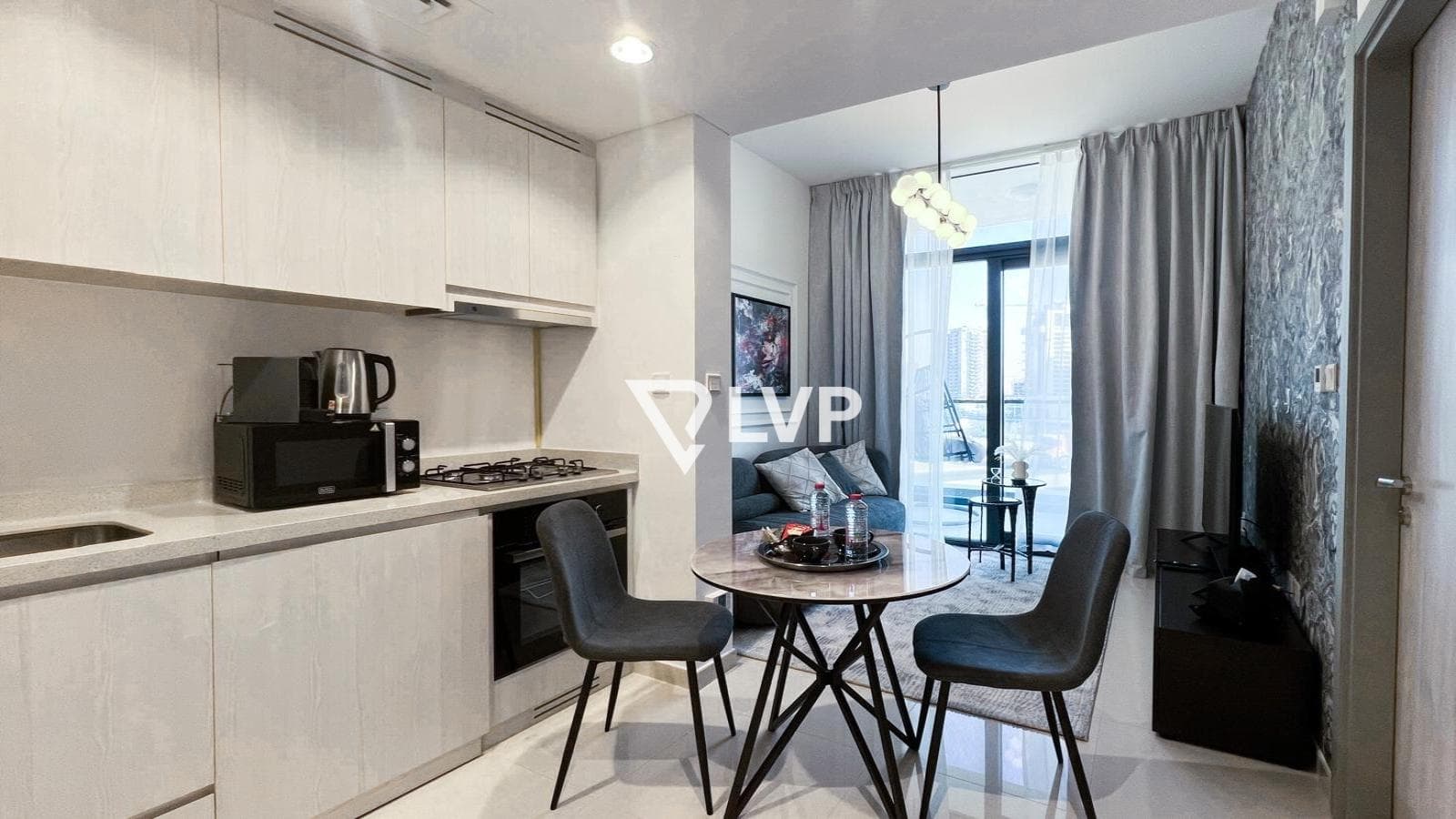 Fully Furnished | Canal View | Prime Location — photo 5
