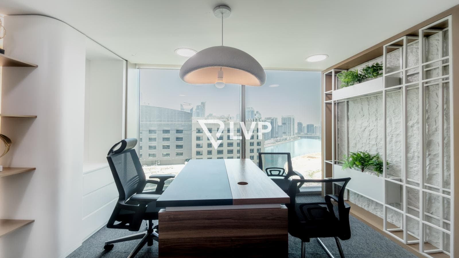 Fully Furnished | High Floor | Prime Location — photo 1