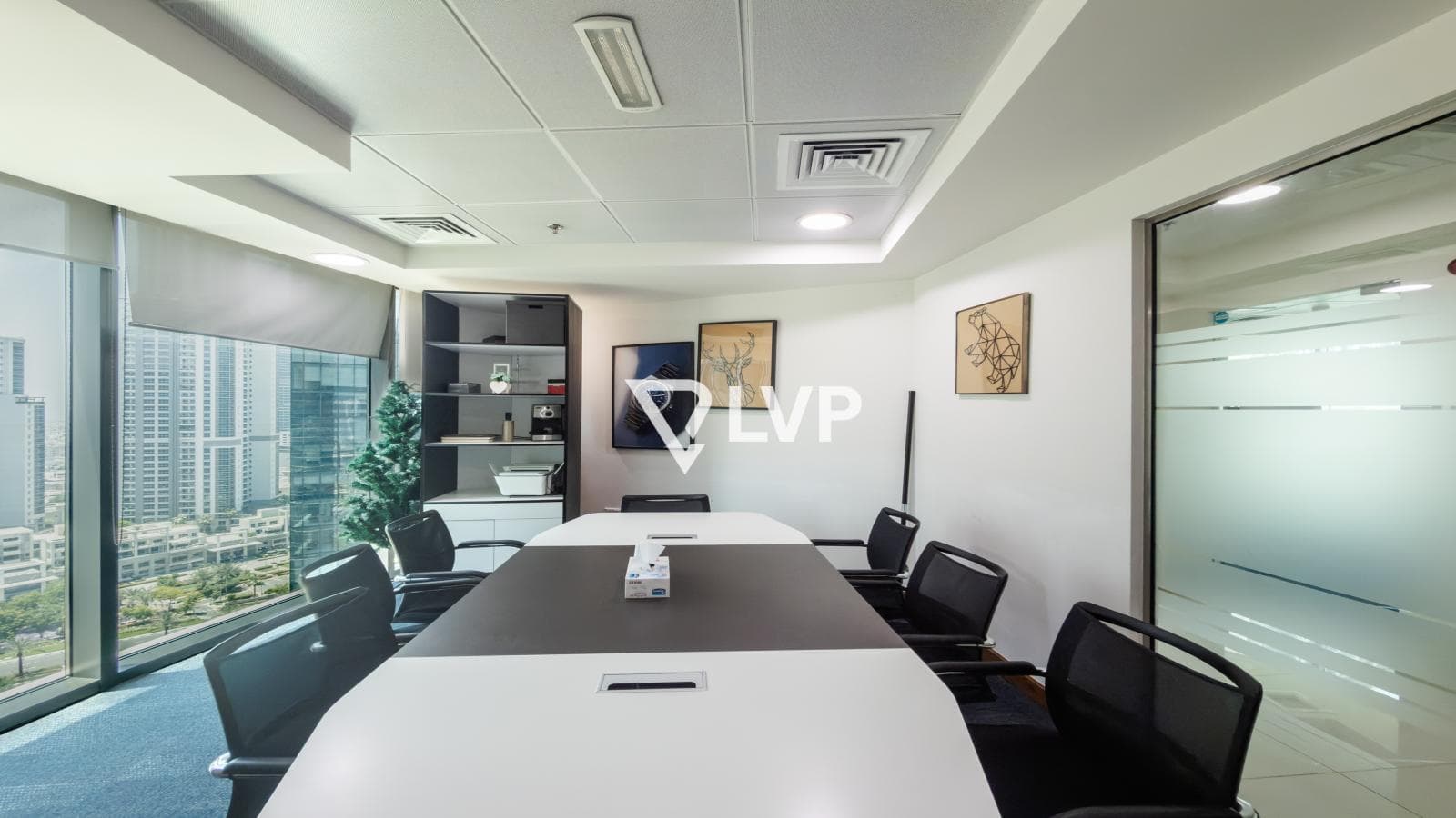 Fully Furnished | High Floor | Prime Location — photo 4